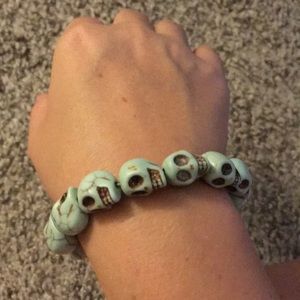Skull charm bracelet